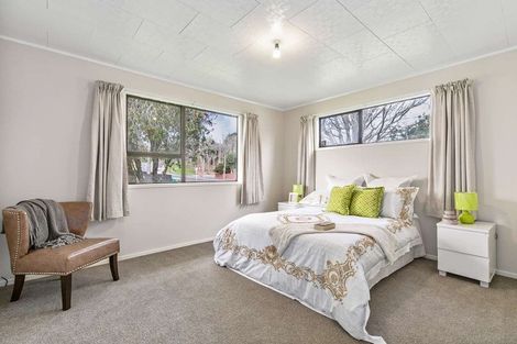 Photo of property in 2 Duckworth Road, Papakura, 2110