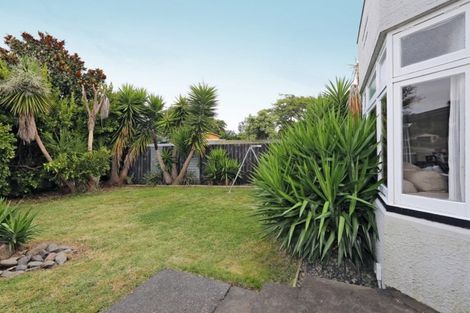 Photo of property in 100 Barden Street, Mayfair, Hastings, 4122