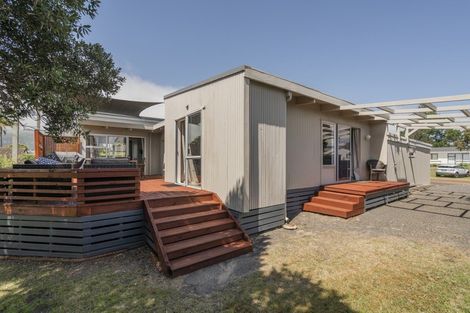 Photo of property in 15 Mccormick Place, Pauanui, Hikuai, 3579