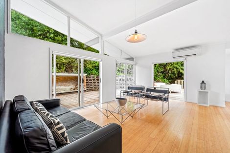 Photo of property in 1 Garmons Way, Castor Bay, Auckland, 0620