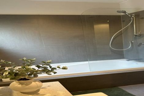 Photo of property in 4 Hiwihau Place, Glenfield, Auckland, 0629