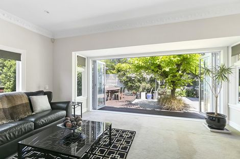 Photo of property in 19 Bidwill Street, Mount Cook, Wellington, 6021