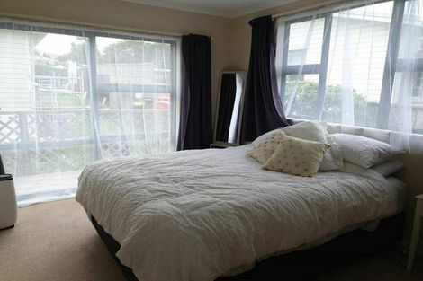 Photo of property in 2 Park Avenue, Titahi Bay, Porirua, 5022