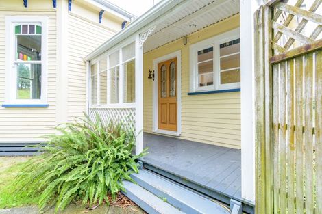 Photo of property in 100 Halcombe Road, Feilding, 4775