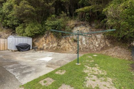 Photo of property in 129 Wainuiomata Road, Wainuiomata, Lower Hutt, 5014