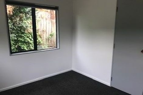 Photo of property in 3/128 Triangle Road, Massey, Auckland, 0614
