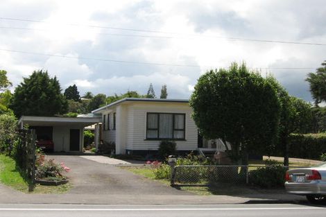Photo of property in 2/75 Godley Road, Green Bay, Auckland, 0604