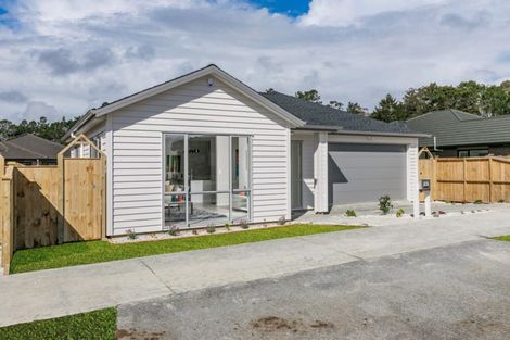 Photo of property in 11 Ropere Street, Kumeu, 0810