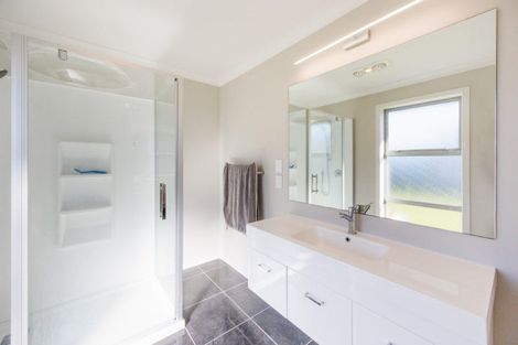 Photo of property in 34 Dogwood Way, Milson, Palmerston North, 4414