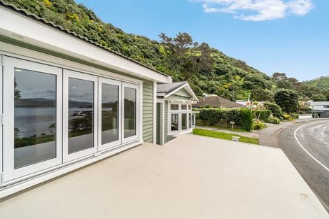 Photo of property in 141 Breaker Bay Road, Breaker Bay, Wellington, 6022