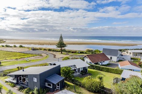 Photo of property in 3428 Pourerere Beach Road, Pourerere, Omakere, 4271