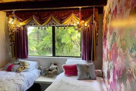 Photo of property in 556 Scenic Drive, Waiatarua, Auckland, 0612