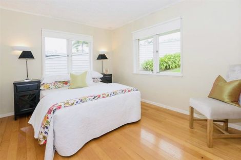 Photo of property in 6 Montgomery Crescent, Cockle Bay, Auckland, 2014