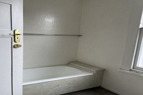 Photo of property in 87 Quadrant Road, Onehunga, Auckland, 1061