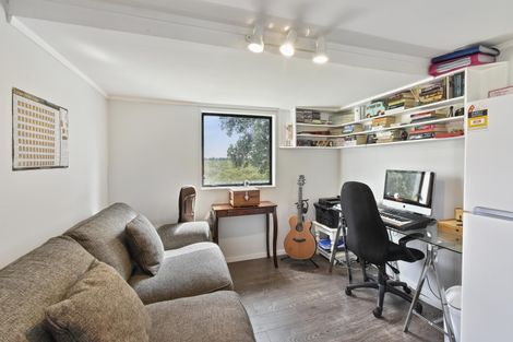 Photo of property in 12 Seaward Place, Wattle Downs, Auckland, 2103