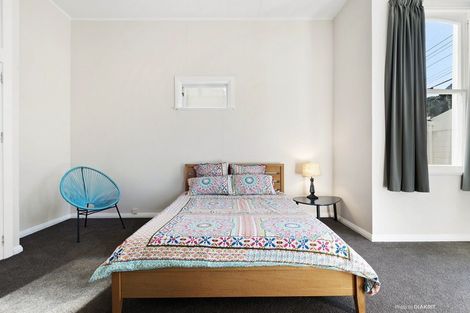 Photo of property in 54 Kilbirnie Crescent, Kilbirnie, Wellington, 6022