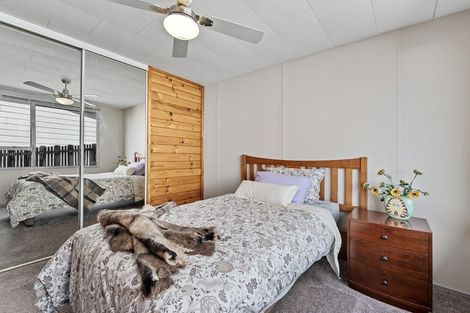 Photo of property in 1/17 Grenadine Place, Unsworth Heights, Auckland, 0632