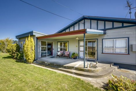 Photo of property in 32 Poukawa Road, Poukawa, Hastings, 4178