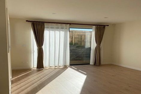 Photo of property in 66c Chivalry Road, Glenfield, Auckland, 0629