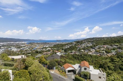 Photo of property in 93 Viewmont Drive, Harbour View, Lower Hutt, 5010