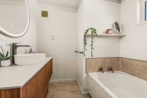 Photo of property in 4 Bowen Place, Tamatea, Napier, 4112