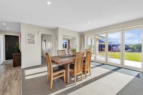 Photo of property in 9 Dundee Close, Darfield, 7510