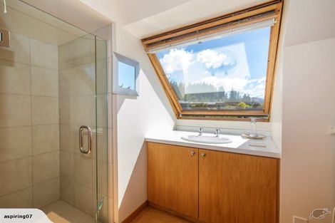 Photo of property in 16 Heuchan Lane, Wanaka, 9305