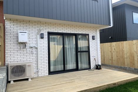 Photo of property in 28 Paina Crescent, Massey, Auckland, 0614