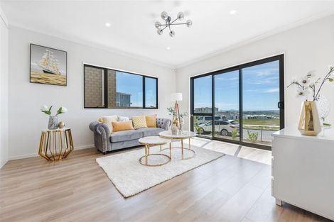 Photo of property in 3 Elevation Street, Flat Bush, Auckland, 2019