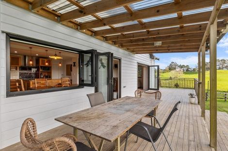 Photo of property in 14 Te Arai Point Road, Te Arai, Wellsford, 0975
