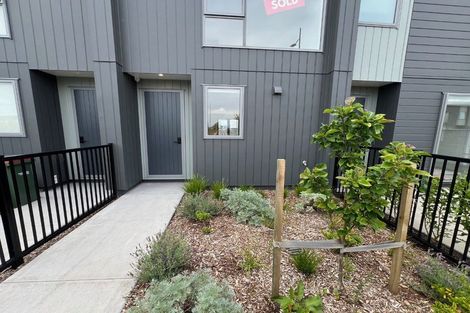 Photo of property in 10 Park Green Avenue, Rosehill, Papakura, 2113