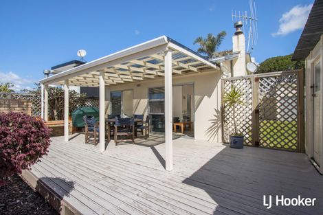 Photo of property in 40 Ocean View Road, Waihi Beach, 3611