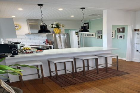 Photo of property in 8 Effingham Street, North New Brighton, Christchurch, 8083