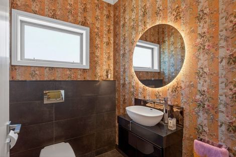 Photo of property in 5 Tupuhi Place, Highlands Park, New Plymouth, 4312