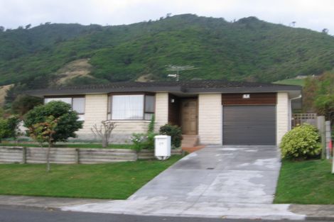 Photo of property in 19 Huia Street, Waikanae, 5036