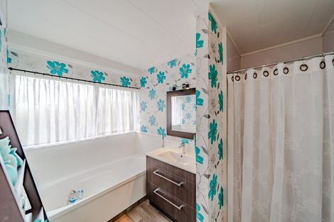 Photo of property in 10 Saint Marys Road, Waipukurau, 4200