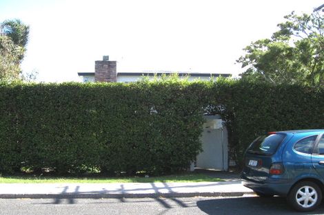 Photo of property in 70 Seaview Road, Castor Bay, Auckland, 0620