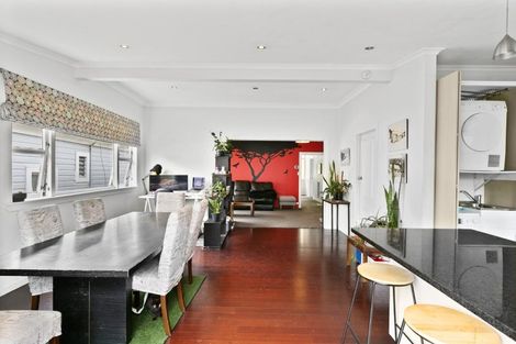 Photo of property in 160 Russell Terrace, Berhampore, Wellington, 6023