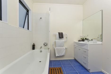 Photo of property in 2/43 Flaxdale Street, Birkdale, Auckland, 0626