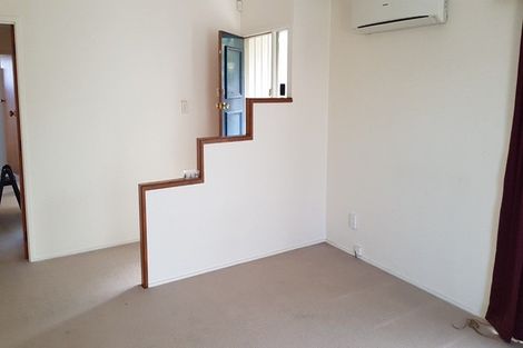 Photo of property in 212 Forrest Hill Road, Forrest Hill, Auckland, 0620