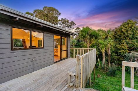 Photo of property in 2/104 Ocean View Road, Northcote, Auckland, 0627