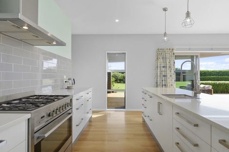 Photo of property in 14 Whitcombe Place, Darfield, 7571