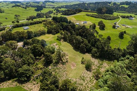 Photo of property in 581 Valley Road, Kaiwaka, 0573