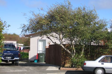 Photo of property in 21 Kingsbridge Place, Newlands, Wellington, 6037