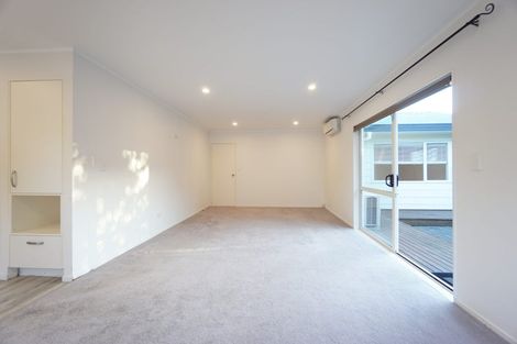 Photo of property in 2/46 La Trobe Street, Pakuranga Heights, Auckland, 2010