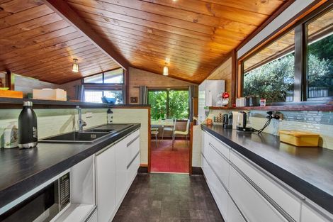 Photo of property in 23 Ambury Place, Merrilands, New Plymouth, 4312