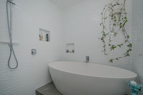 Photo of property in 36 Manaia Road, Tairua, 3508