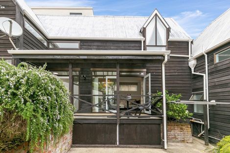 Photo of property in 90 Majoribanks Street, Mount Victoria, Wellington, 6011