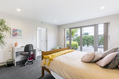 Photo of property in 24 Kittiwake Drive, Schnapper Rock, Auckland, 0632