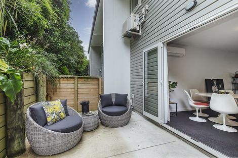 Photo of property in 8/74 Derwent Street, Island Bay, Wellington, 6023